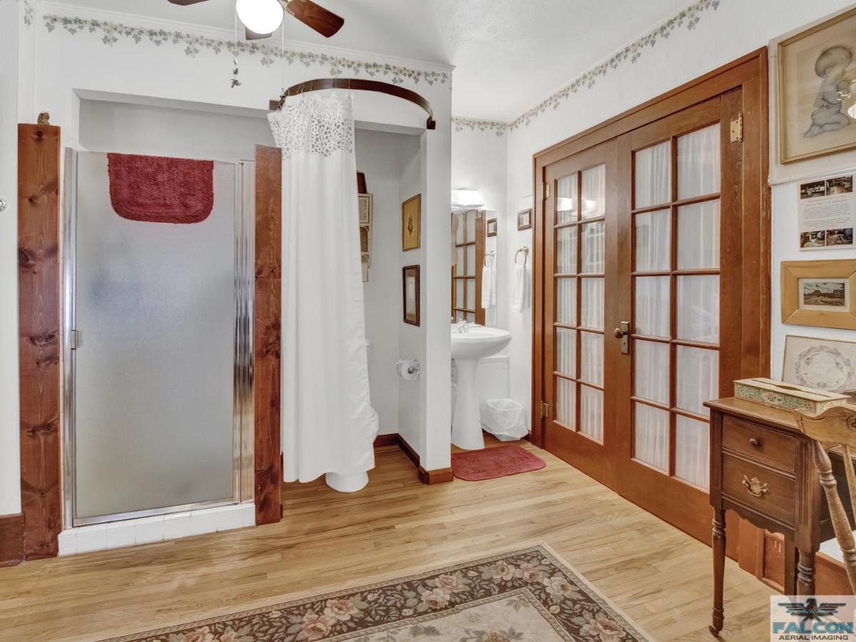 Robins Nest Bed&Breakfast Cody Exterior foto